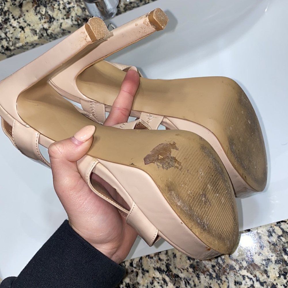 Heels - Picture 3 of 3